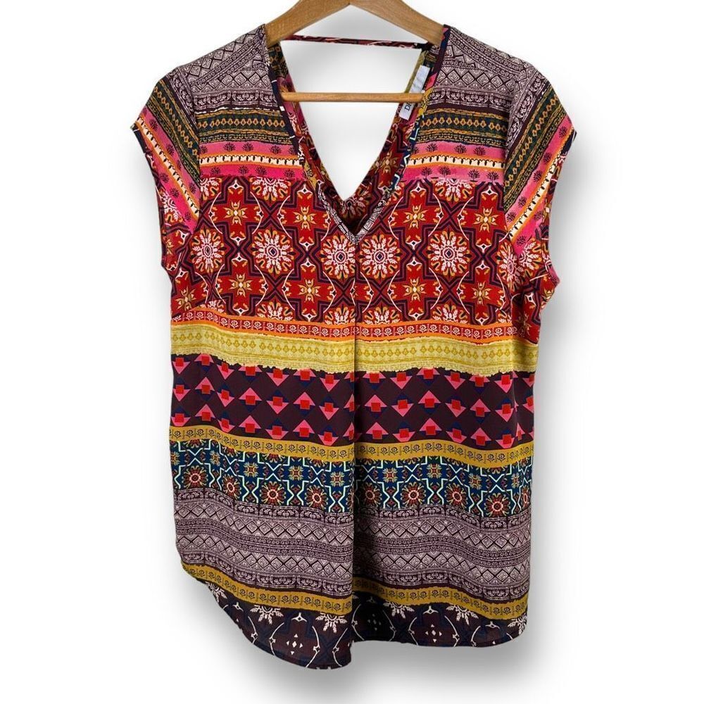 DR2 multi-color print‎ cap sleeve v-neck top size M